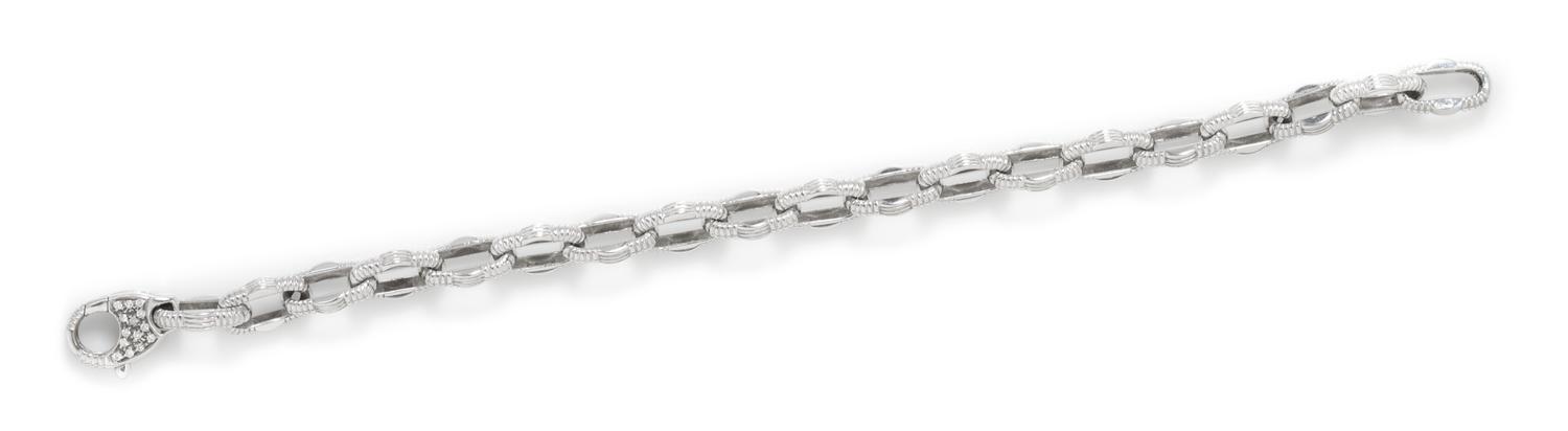 An 18 Karat White Gold Link Bracelet, Roberto Coin, 13.10 dwts.