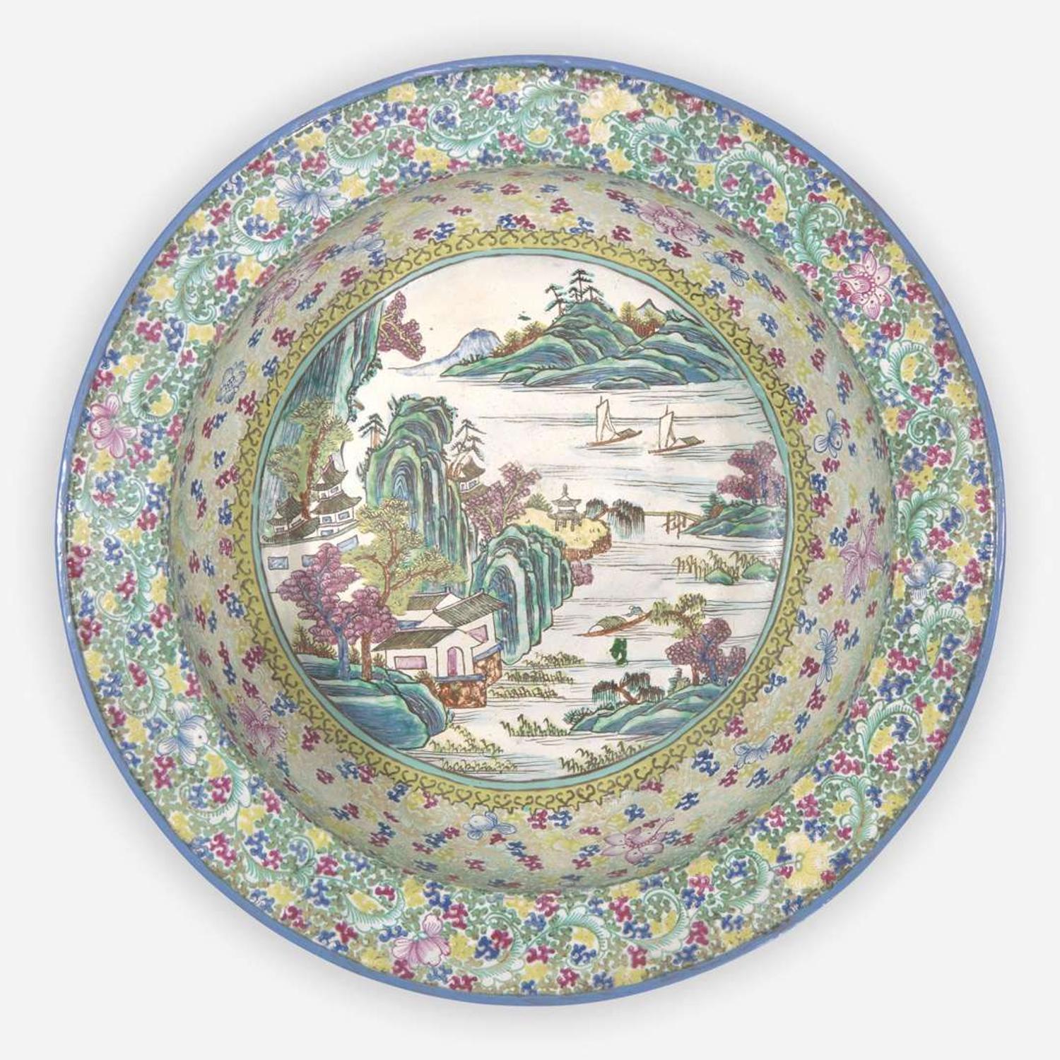 A Chinese Yixing famille rose-enameled basin 粉彩瓷盆 Qing dynasty, 19th century ? ????