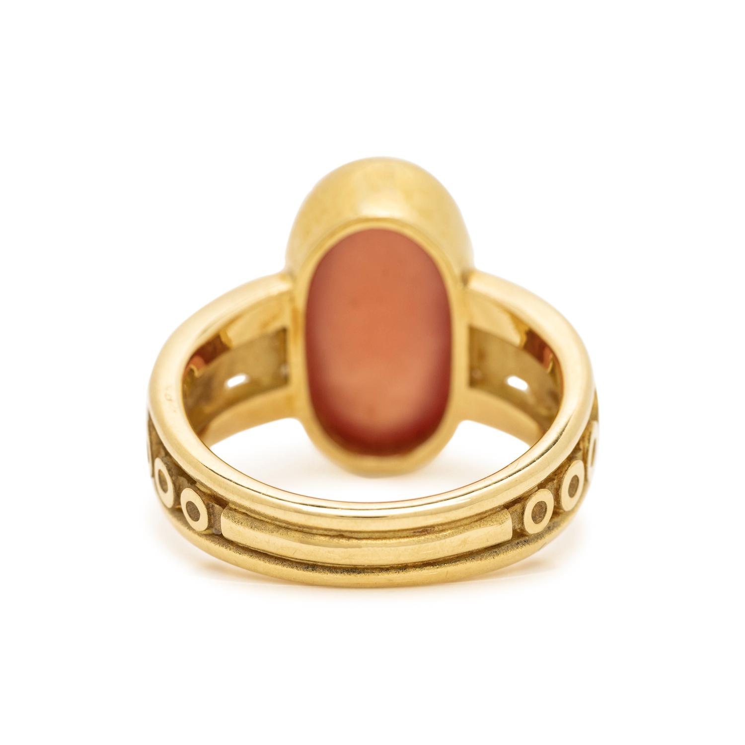 YELLOW GOLD AND CARNELIAN RING