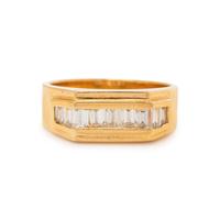 YELLOW GOLD AND DIAMOND RING