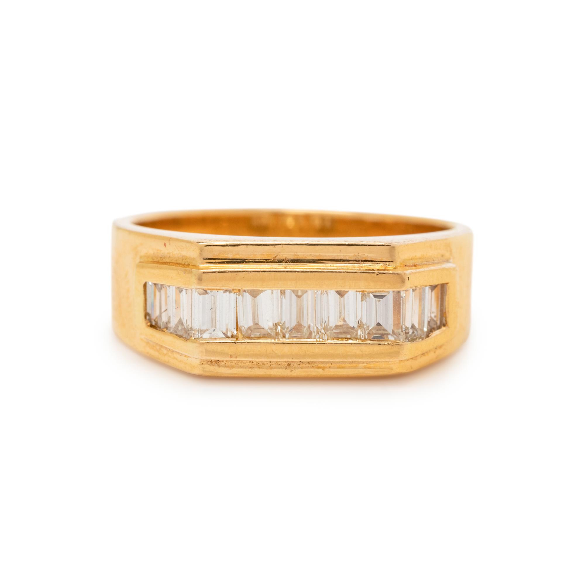 YELLOW GOLD AND DIAMOND RING