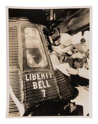 [NASA]. A large archive of 1,540 photographs incl. Mercury, Gemini, and Apollo missions. 1961-1972.