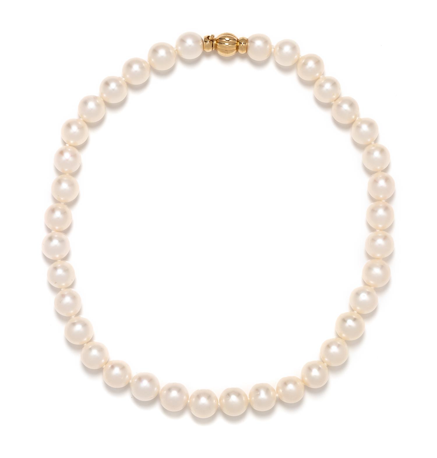 CULTURED SOUTH SEA PEARL NECKLACE