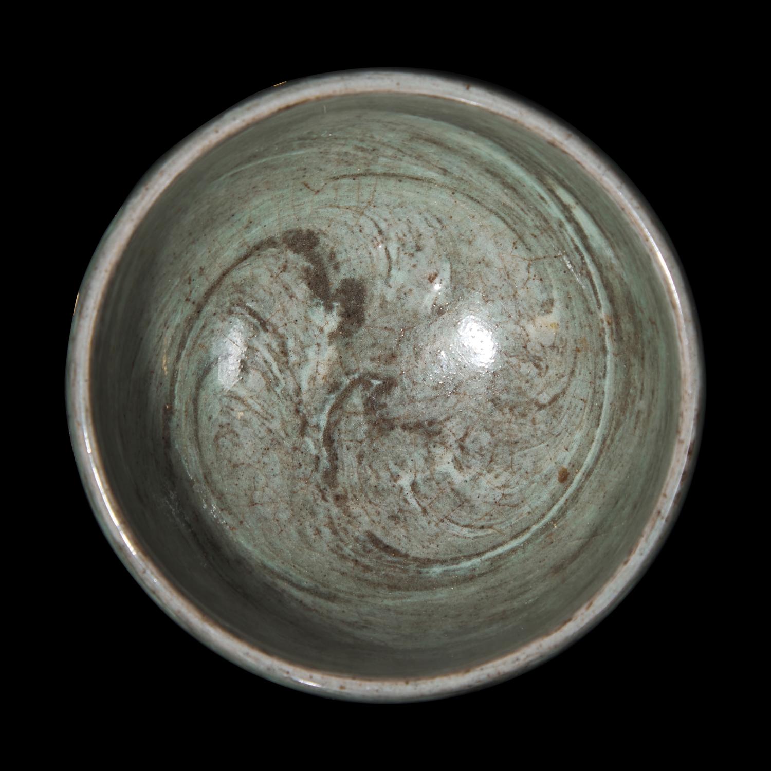 A Small Korean Marbleized Bowl, 19th Century or Earlier 十九世紀或更早 高麗青釉絞胎碗