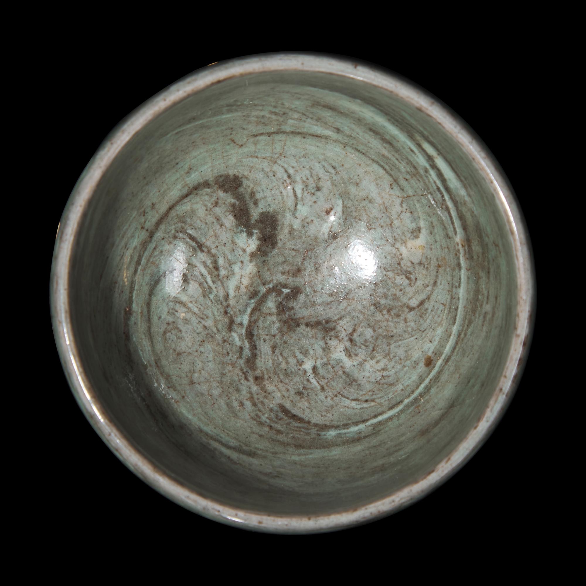 A Small Korean Marbleized Bowl, 19th Century or Earlier 十九世紀或更早 高麗青釉絞胎碗