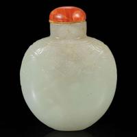 A Chinese greyish-white jade snuff bottle 青白玉鼻烟壶一件 Qing dynasty ?