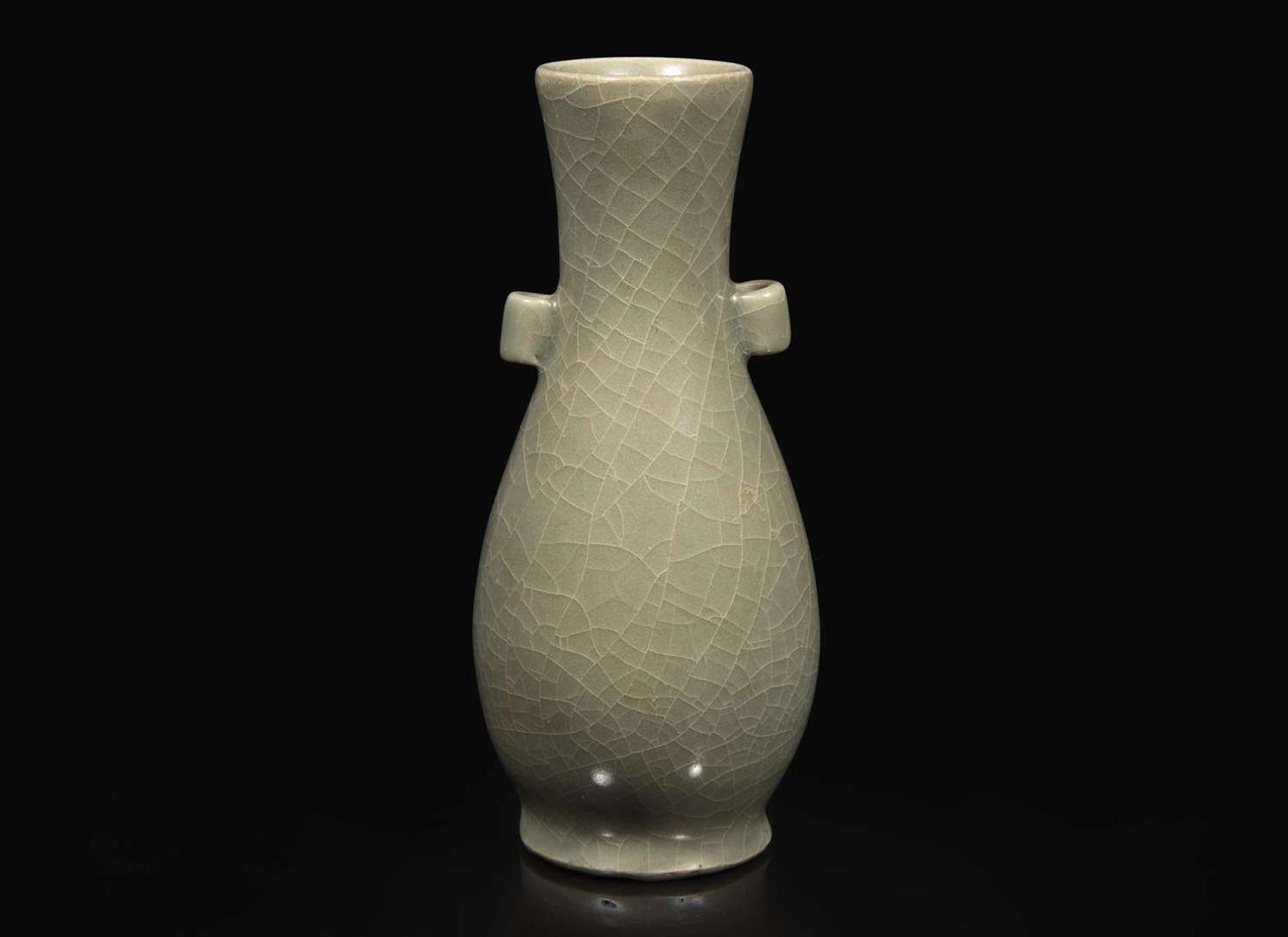 A Chinese Longquan "Guan" "Arrow vase", Southern Song Dynasty 龍泉倣官窯貫耳壺 南宋