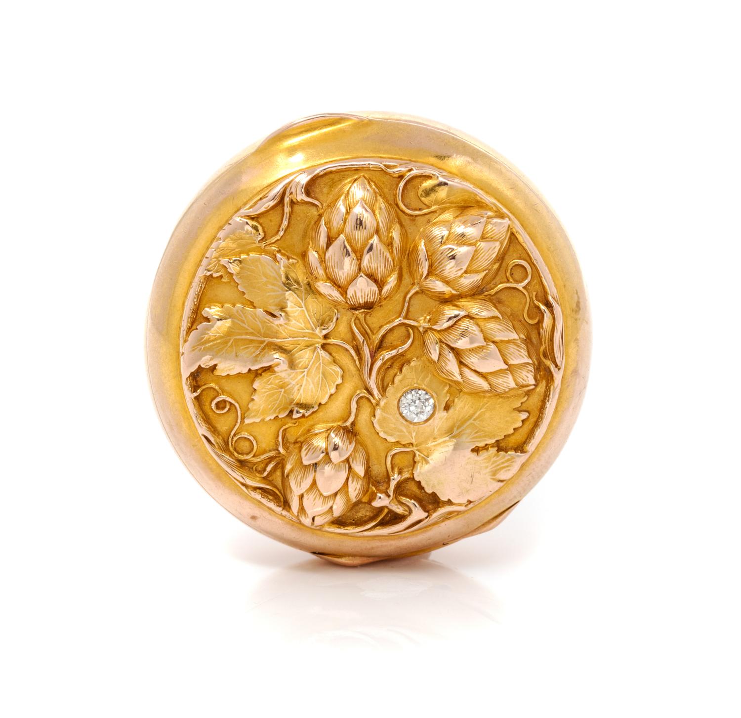 An Art Nouveau Yellow Gold and Diamond Acorn Motif Powder Case, 12.30 dwts.