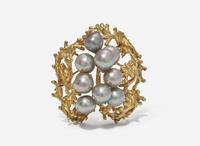 A 14K Yellow Gold and Grey Pearl Brooch
