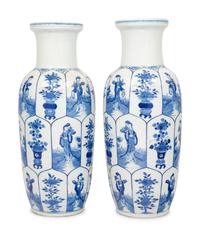 A Pair of Chinese Export Porcelain Vases