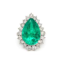 EMERALD AND DIAMOND RING