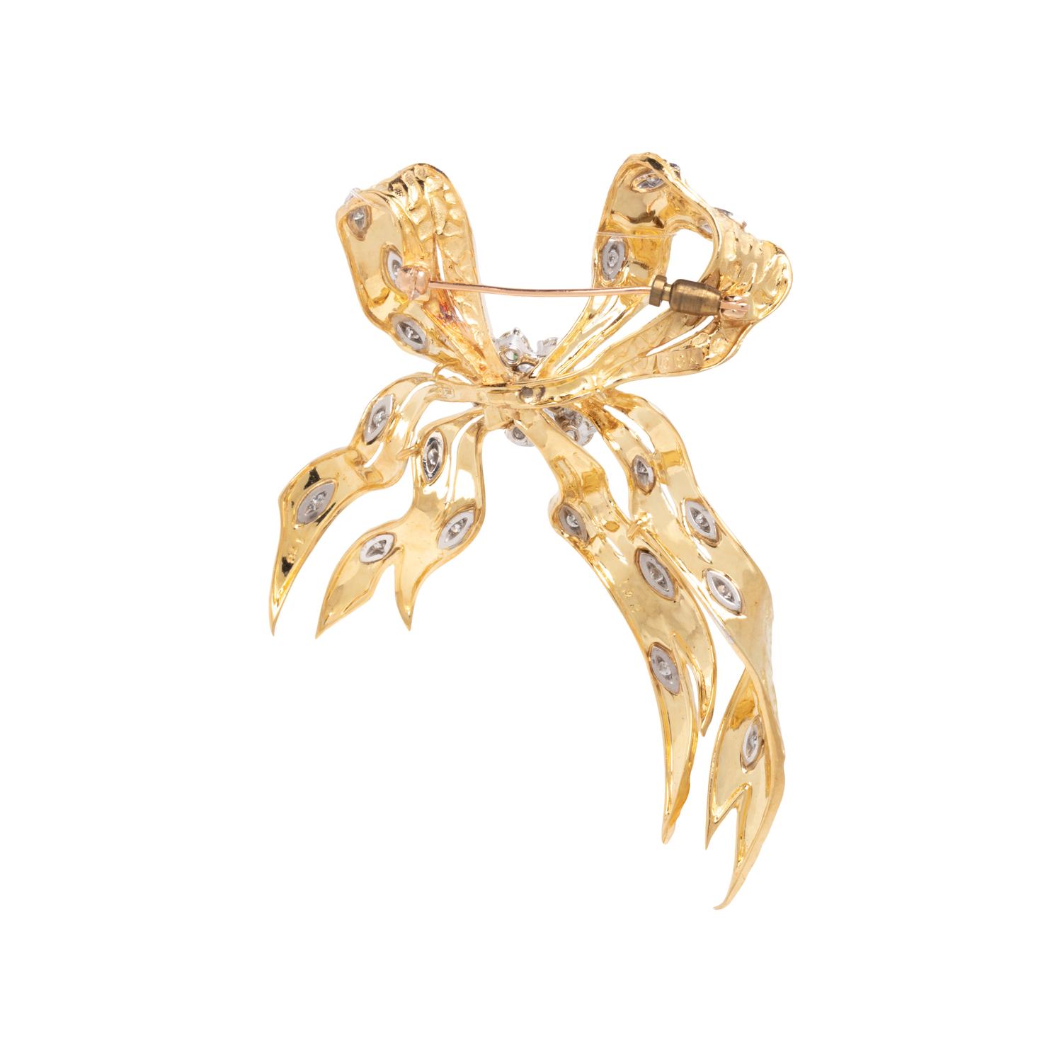 DIAMOND AND YELLOW GOLD BOW BROOCH