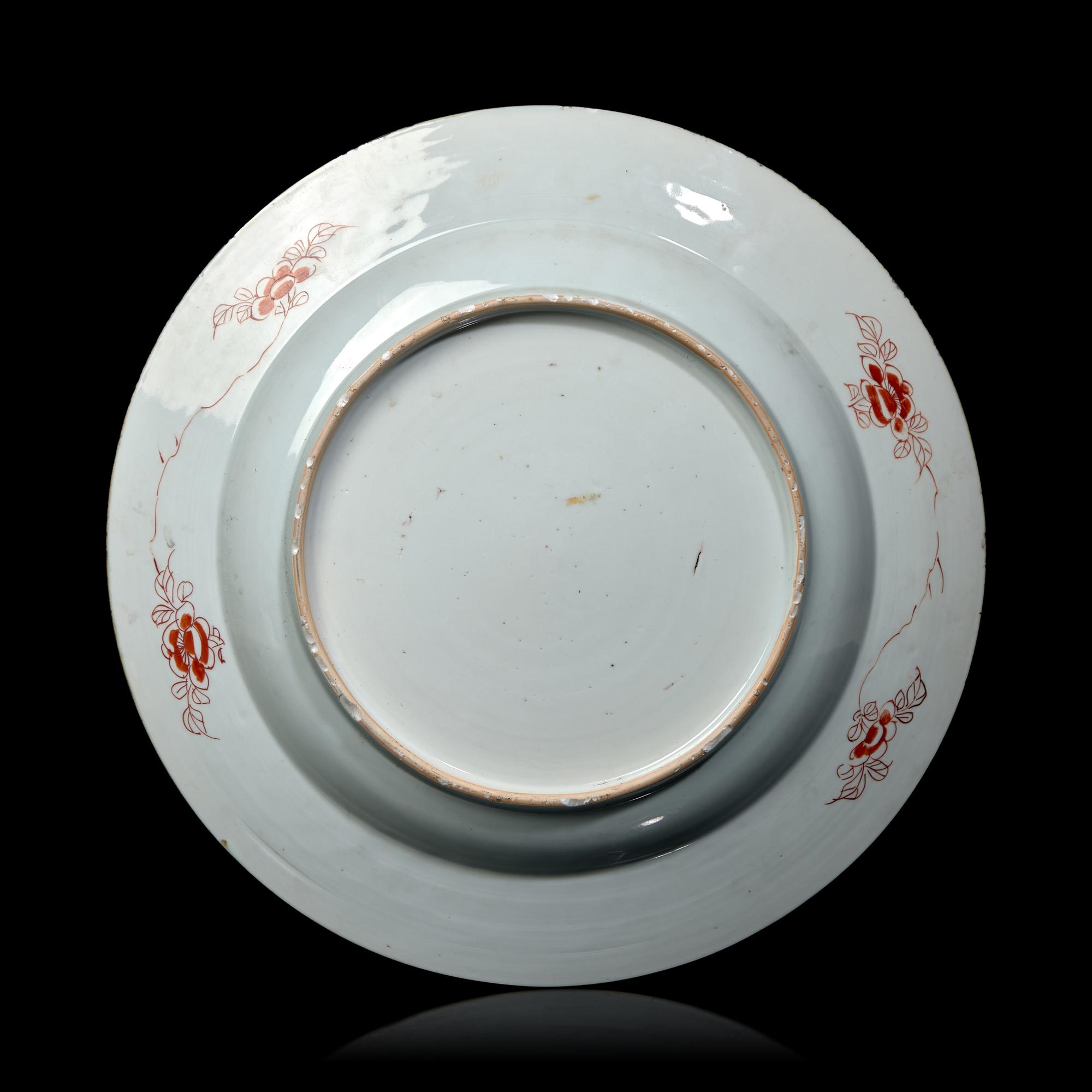 A Chinese Famille Verte 'Deer and Crane' Charger, Kangxi Period 清康熙 五彩鶴鹿同春圖盤