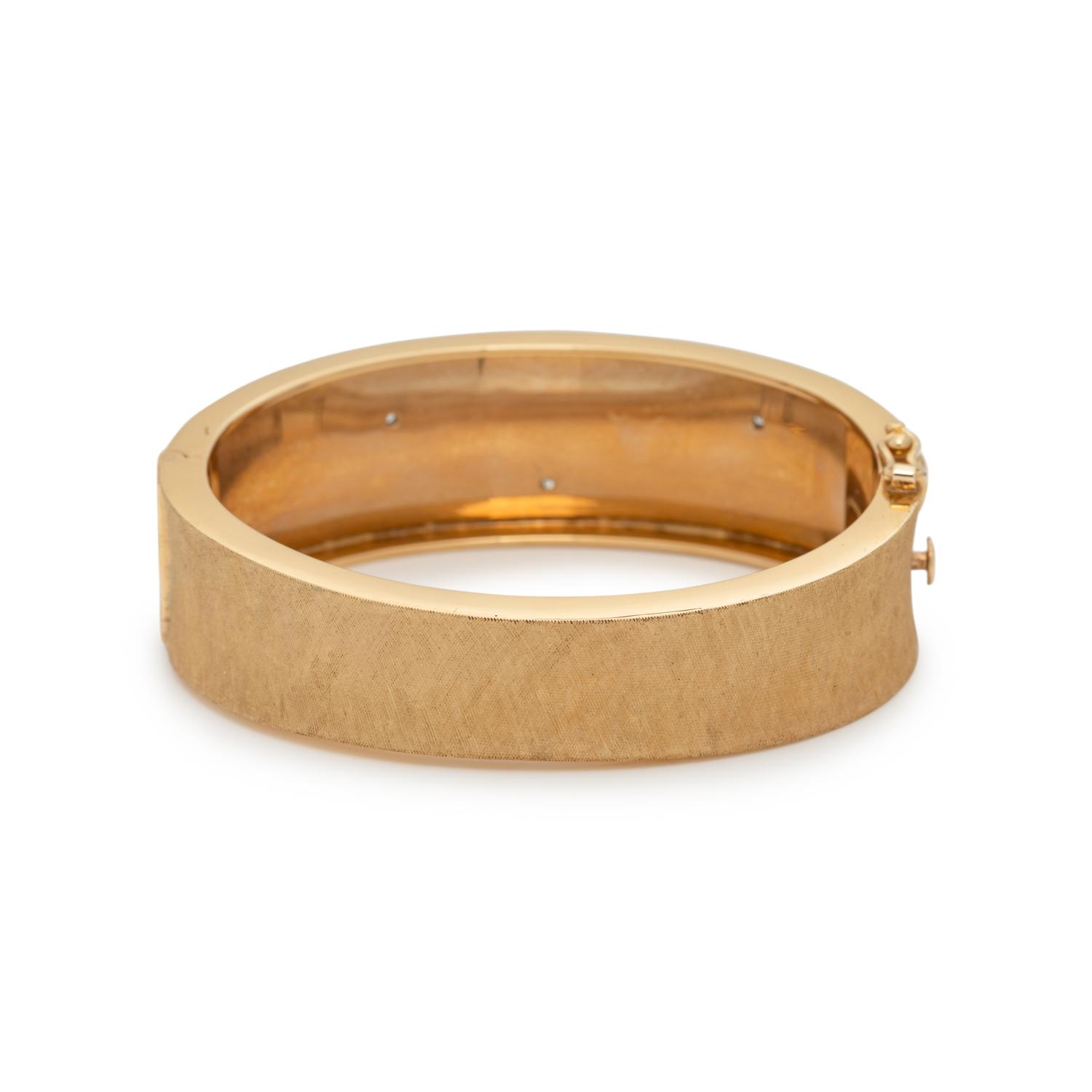 YELLOW GOLD, JADE AND DIAMOND HINGED BANGLE BRACELET