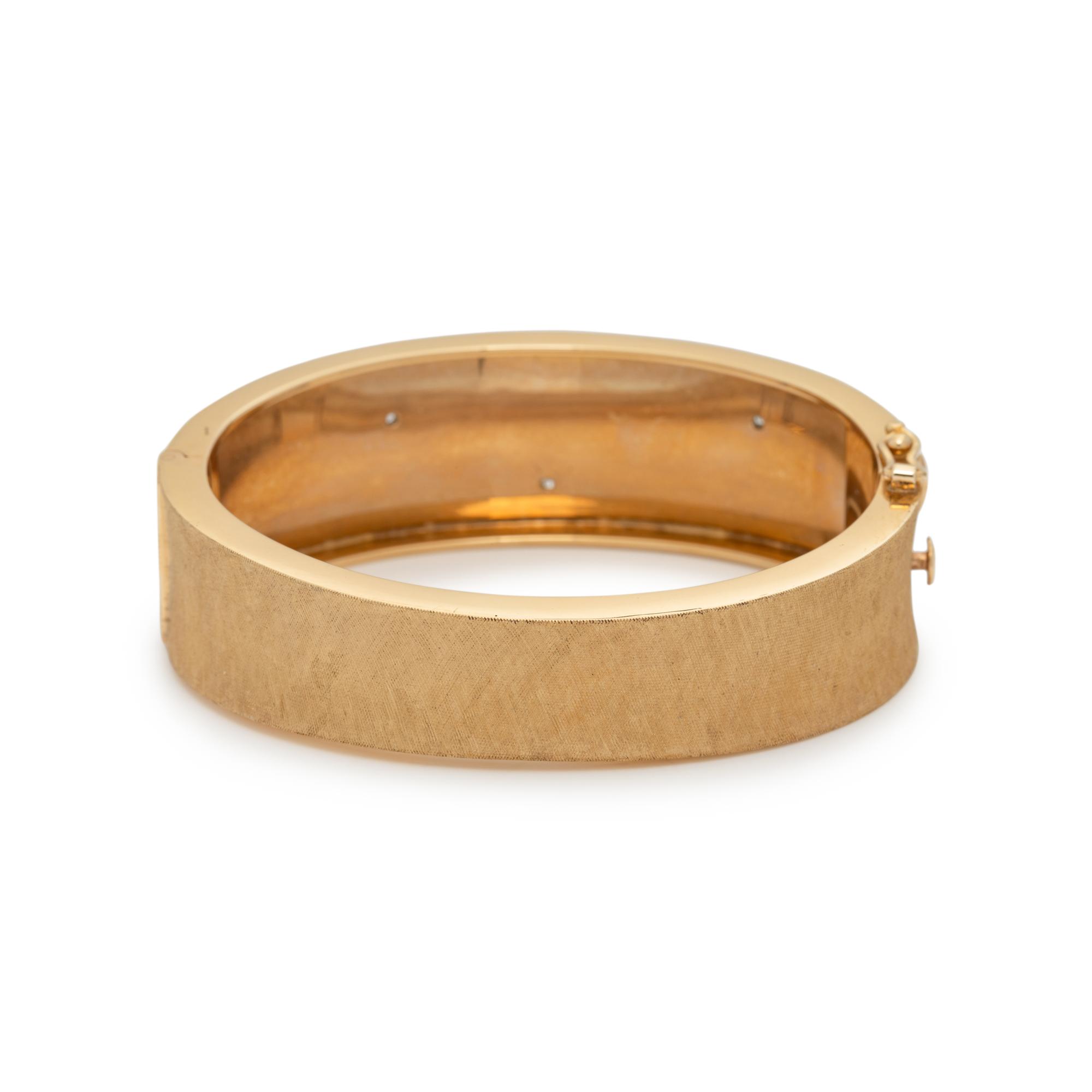 YELLOW GOLD, JADE AND DIAMOND HINGED BANGLE BRACELET