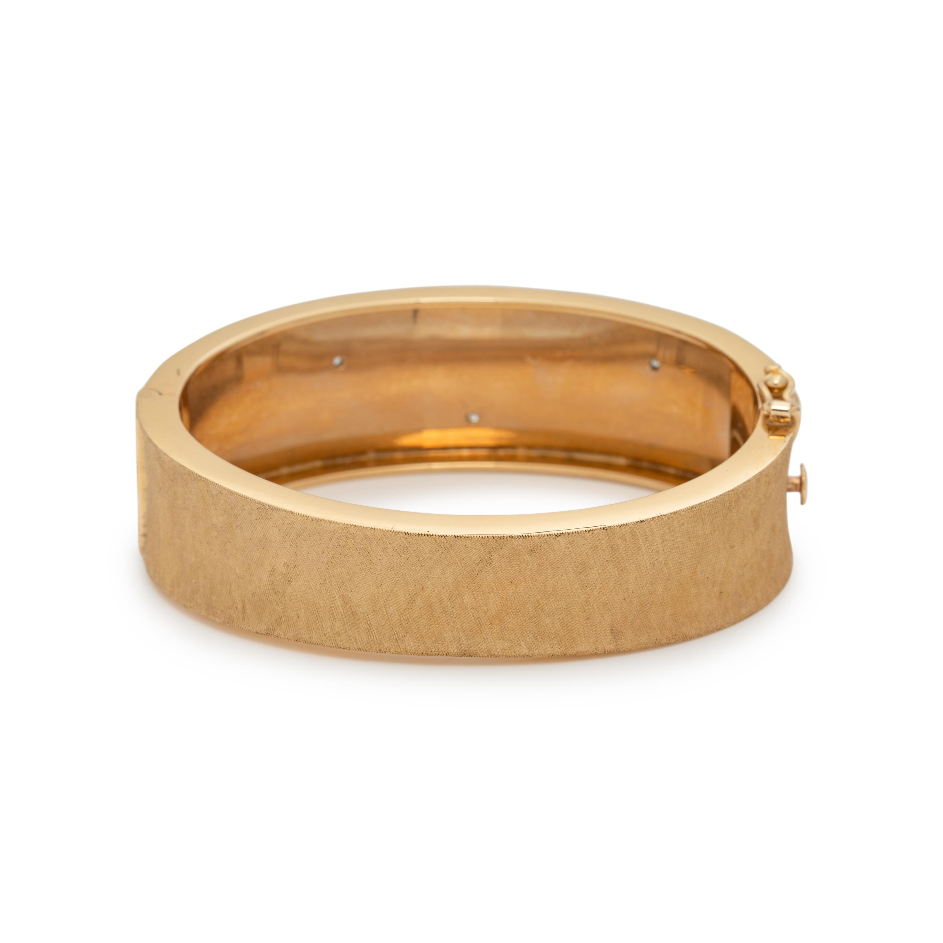 YELLOW GOLD, JADE AND DIAMOND HINGED BANGLE BRACELET