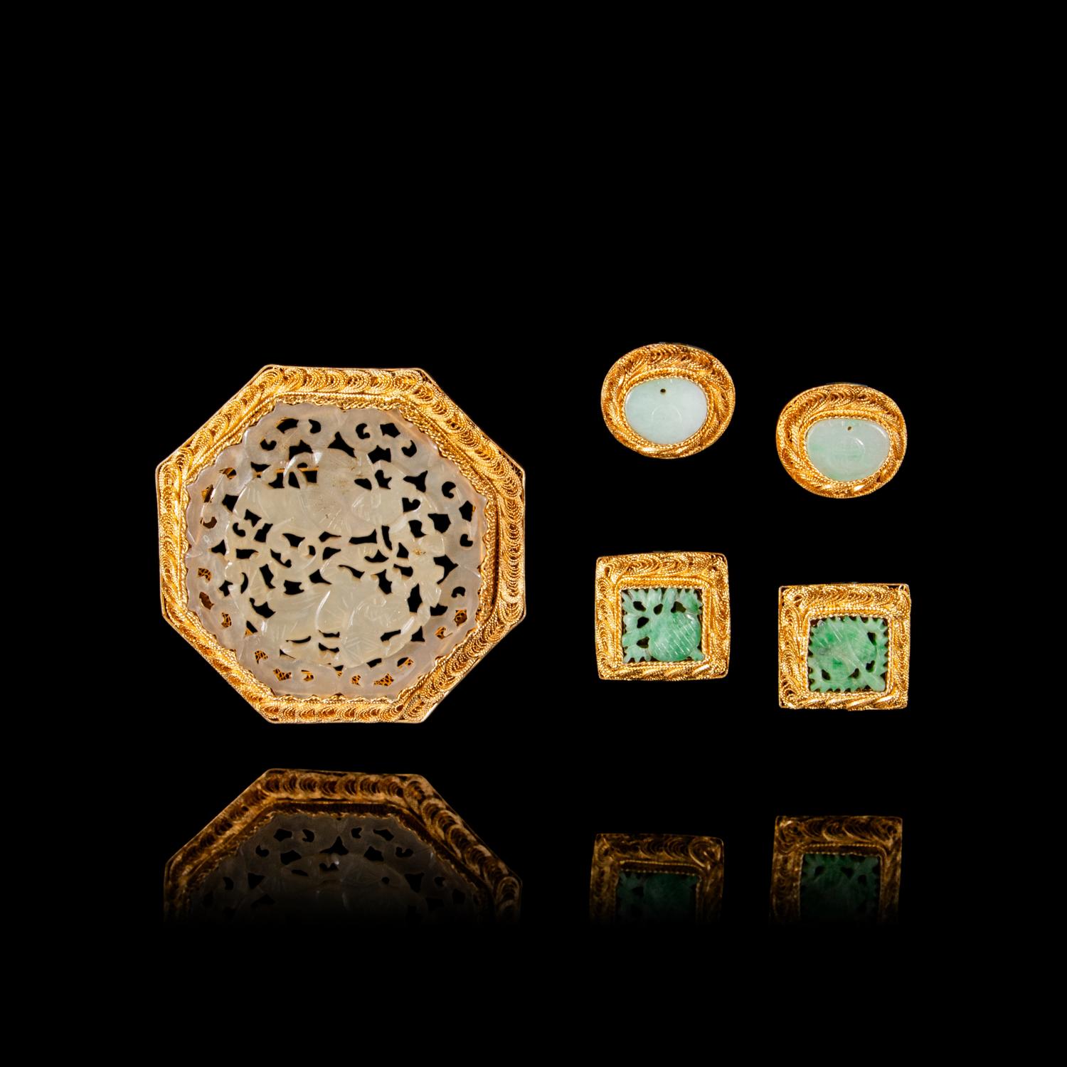 A Set of Jade and Jadite Inset Gold Filigree Jewelry, 20th Century