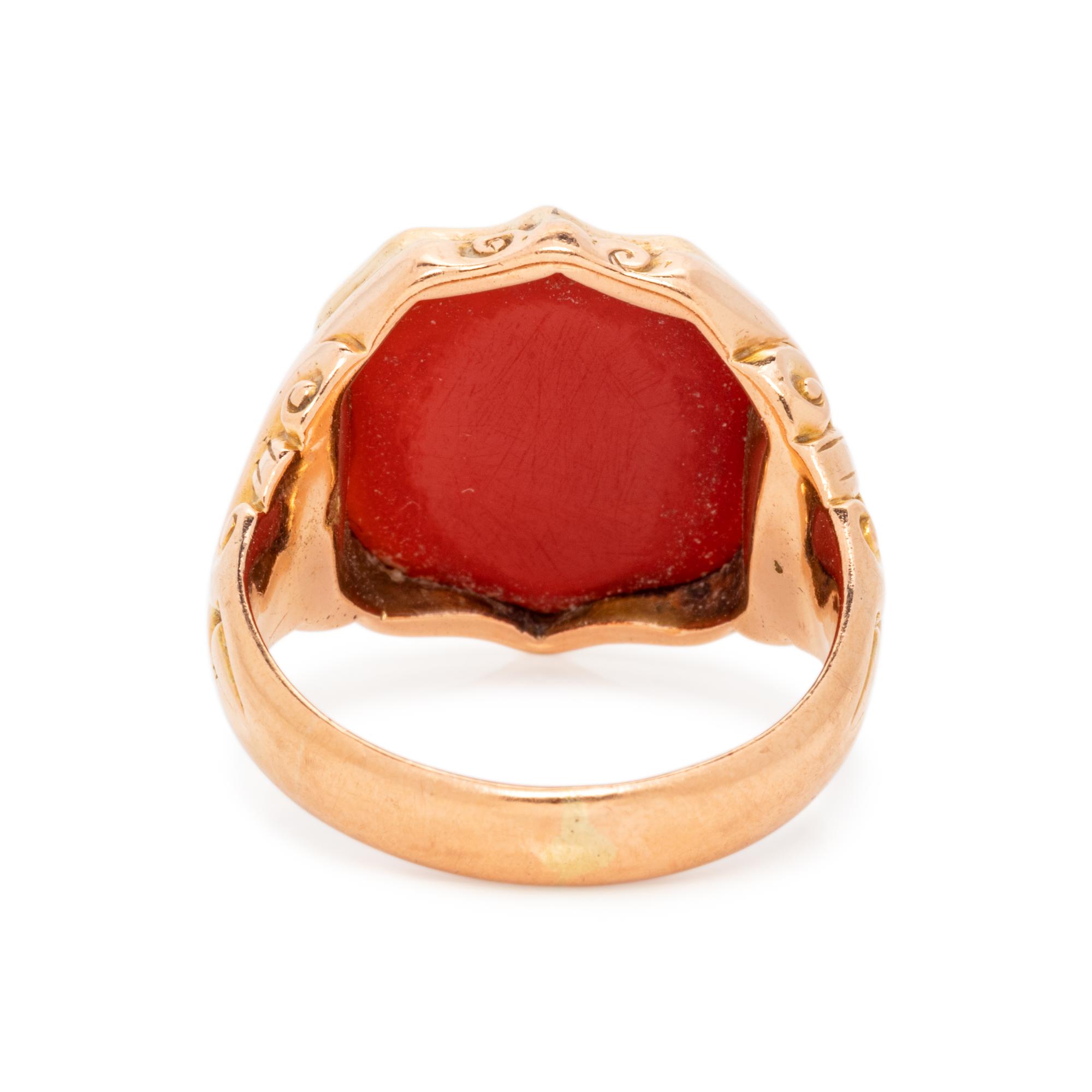 ANTIQUE, YELLOW GOLD AND CARNELIAN SIGNET RING