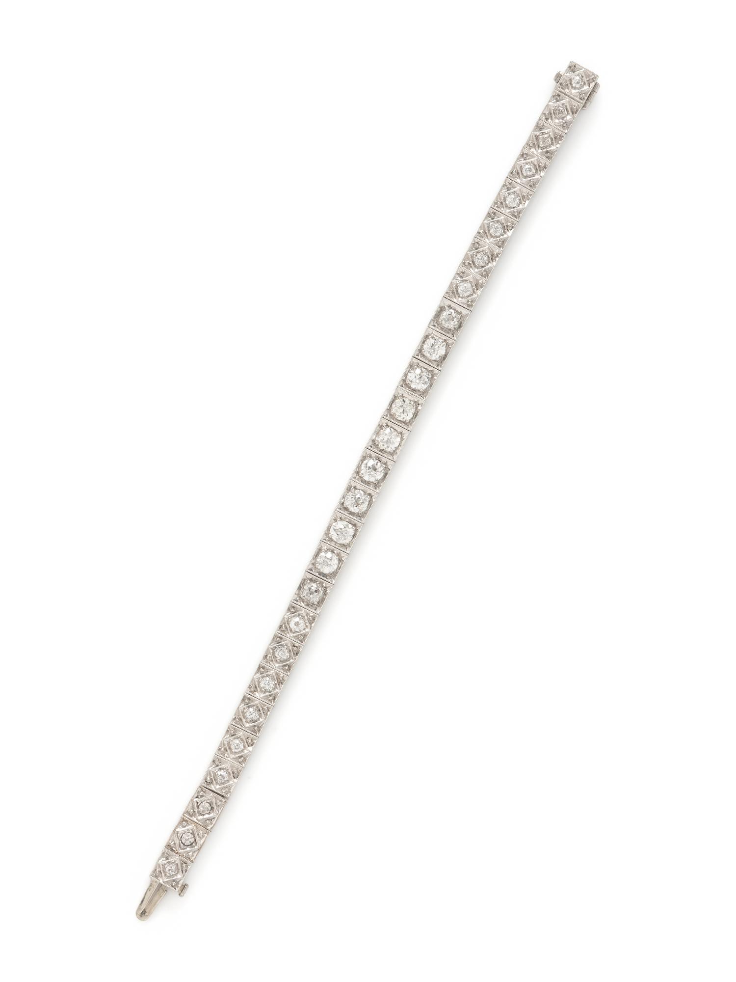 ART DECO, DIAMOND AND PLATINUM BRACELET