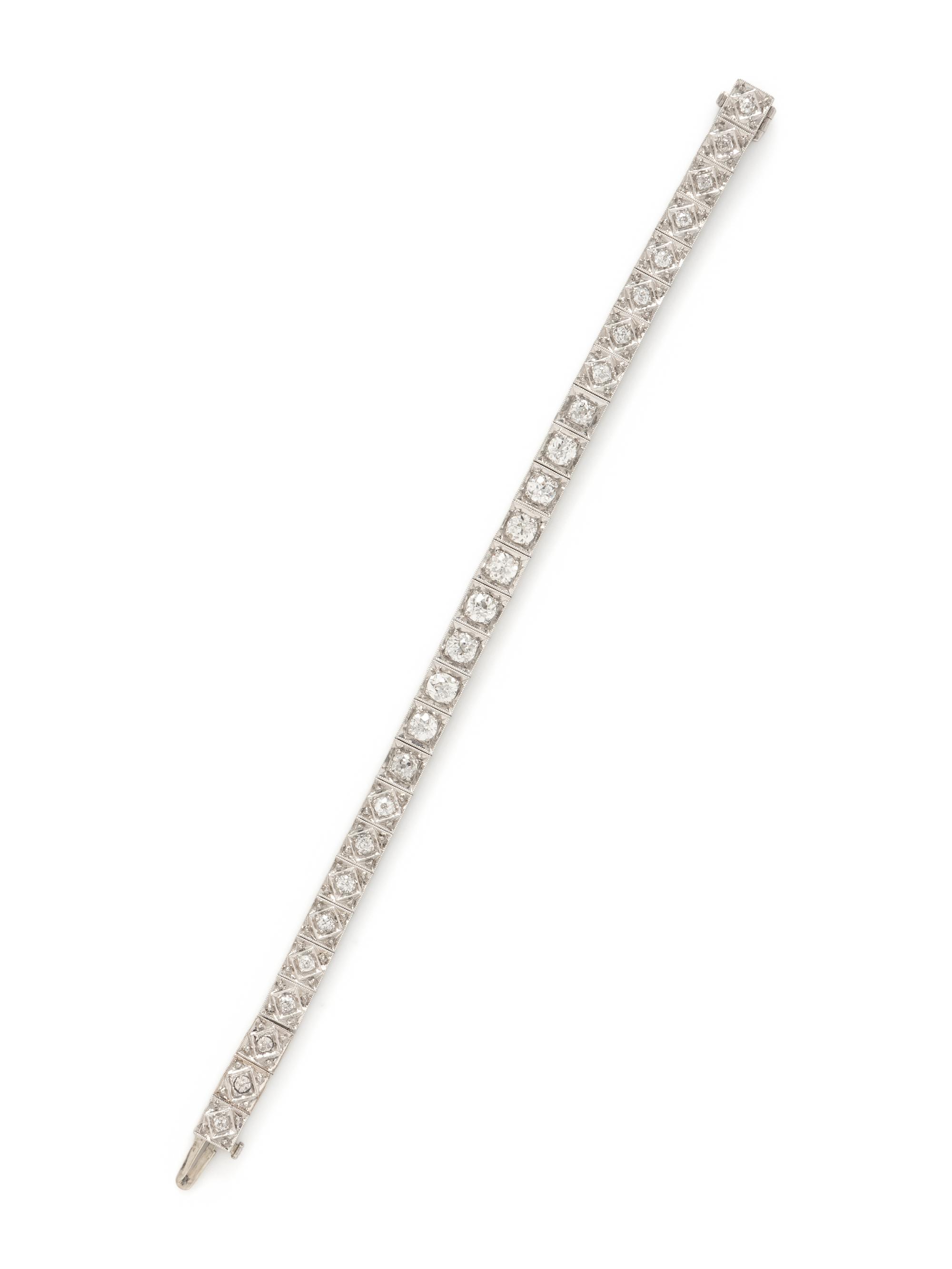 ART DECO, DIAMOND AND PLATINUM BRACELET