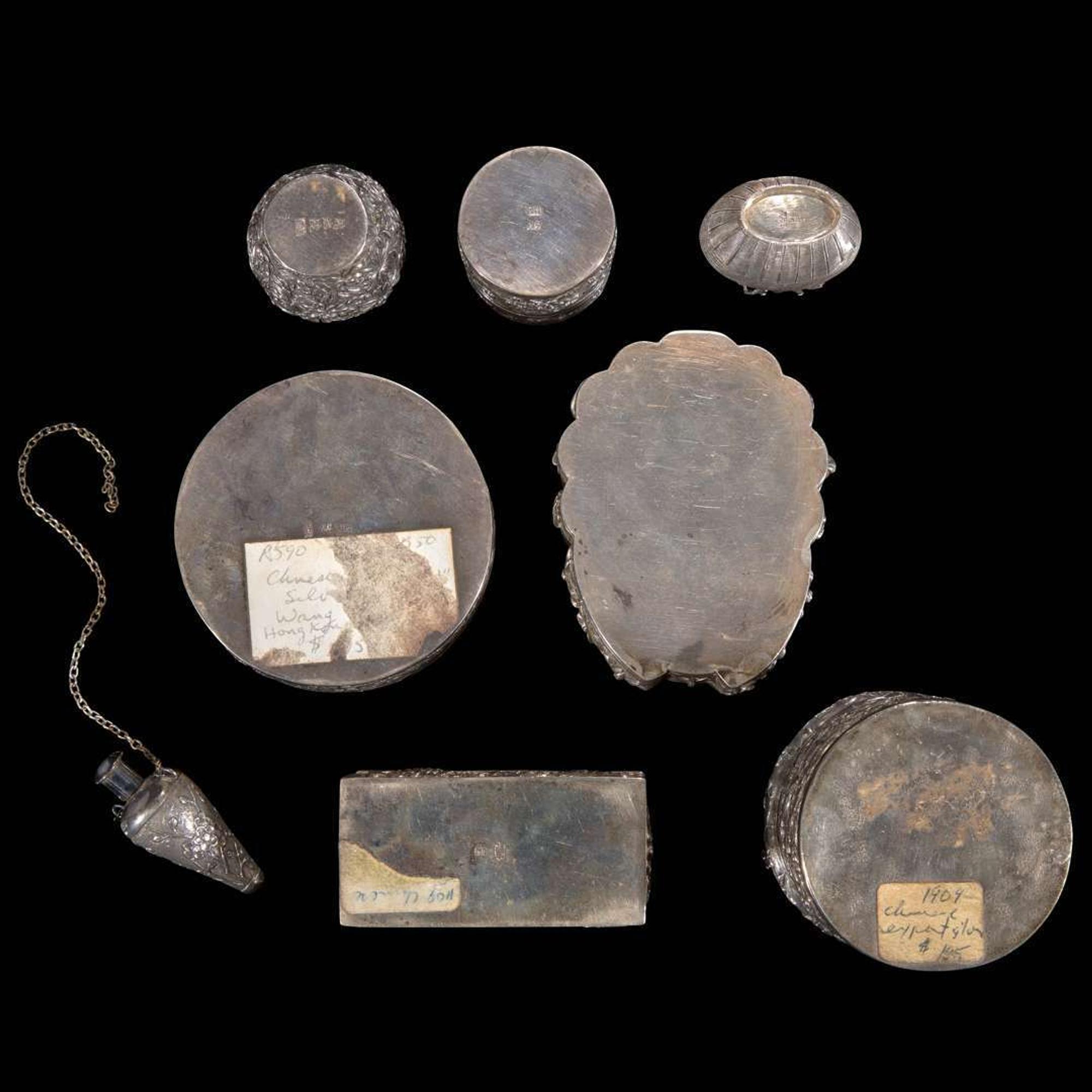 Eight assorted Chinese and Japanese export silver boxes and small vases 中國日本銀器一組八件 Late 19th to early 20th century ???????????