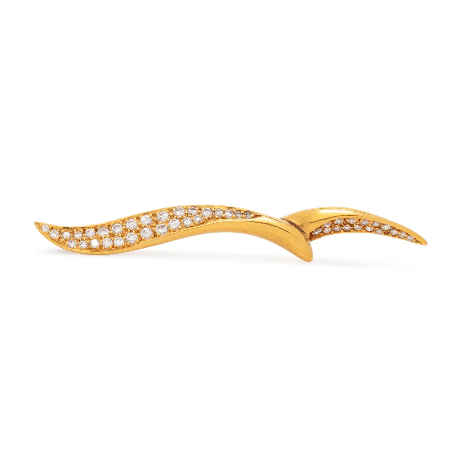 ANGELA CUMMINGS, YELLOW GOLD AND DIAMOND BROOCH