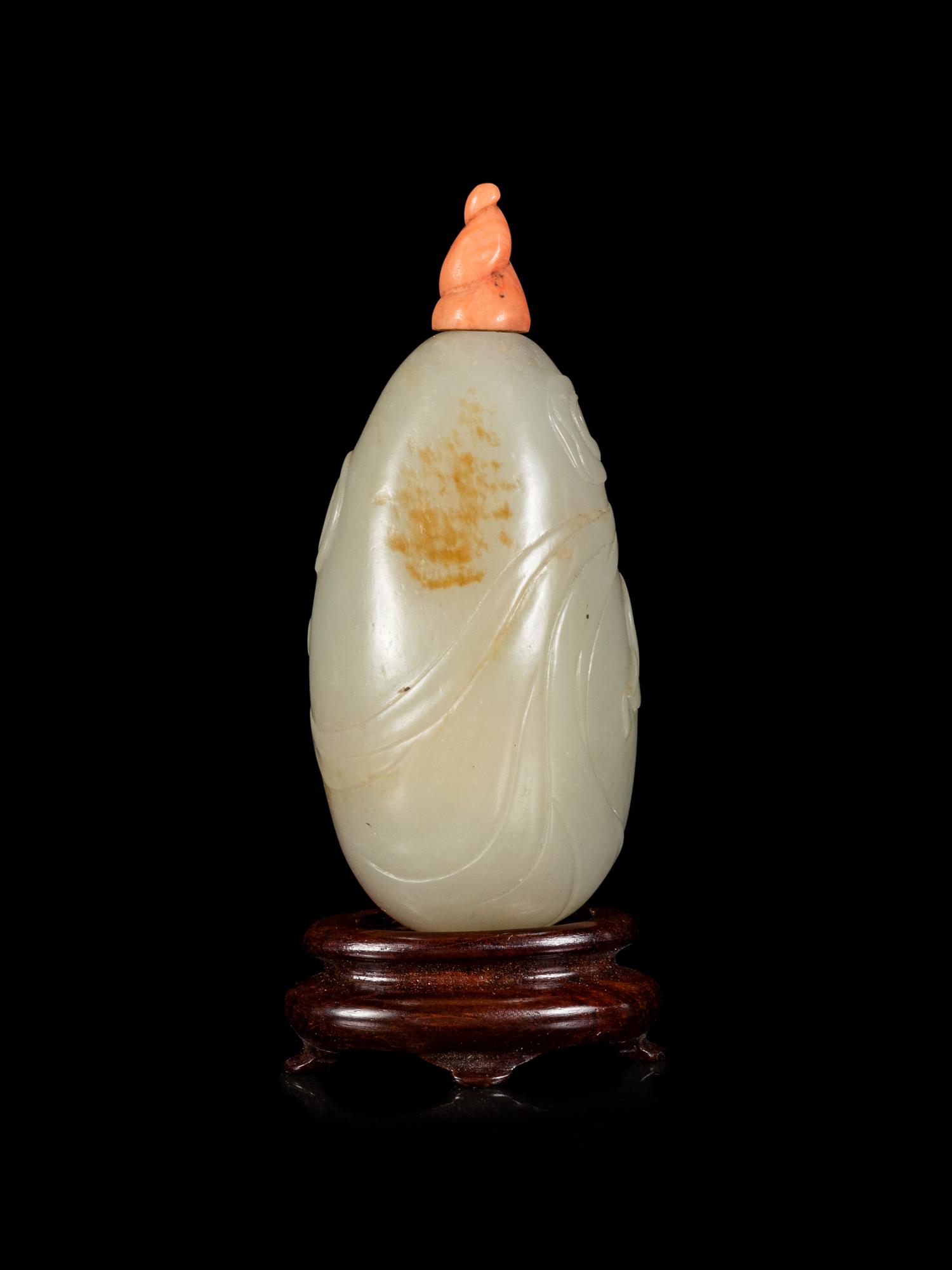 A Greyish White Jade Pebble-Form Snuff Bottle