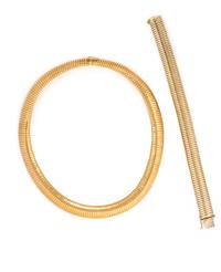 COLLECTION OF YELLOW GOLD JEWELRY