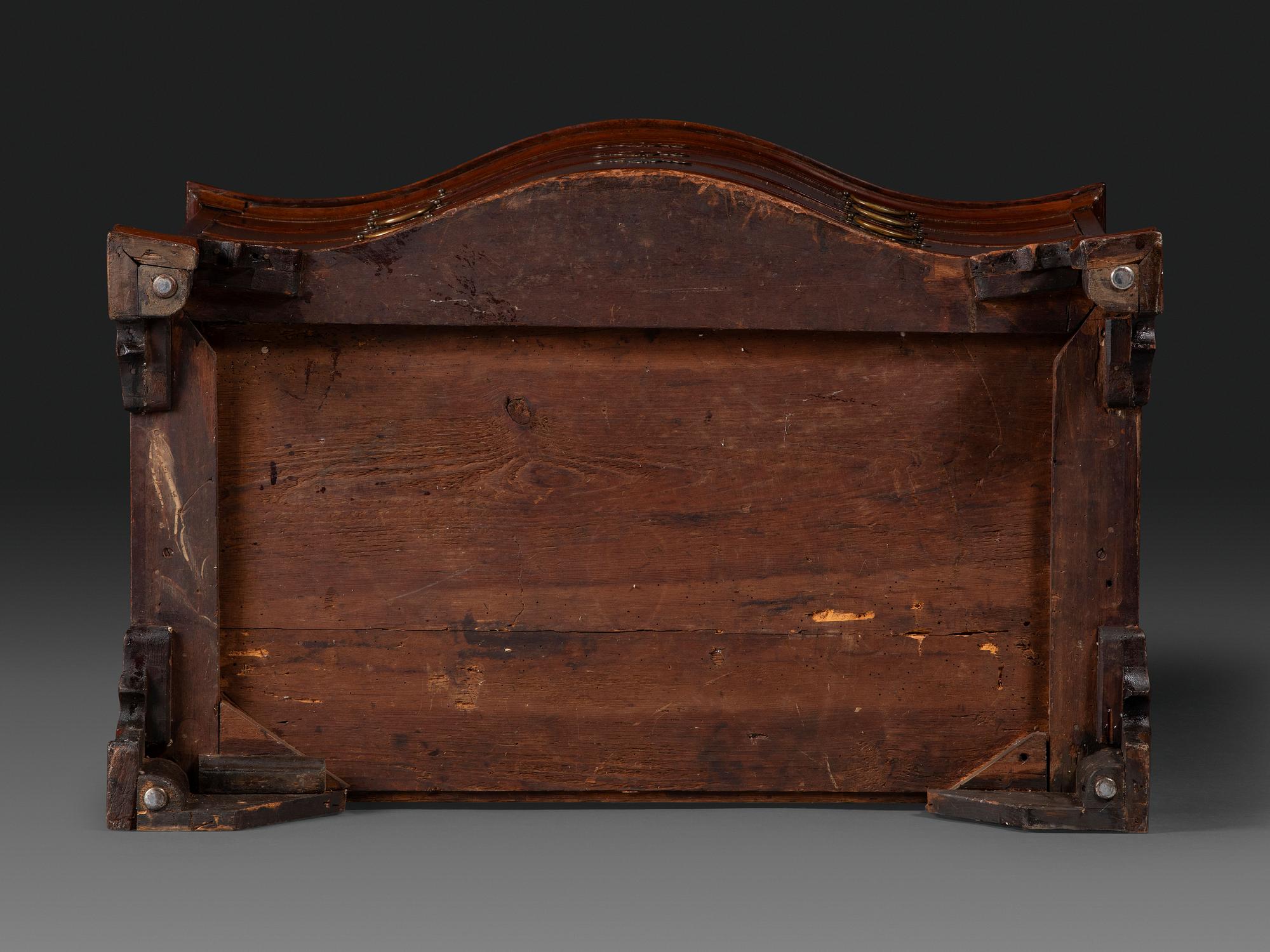 A Chippendale Figured Mahogany Serpentine Chest of Drawers