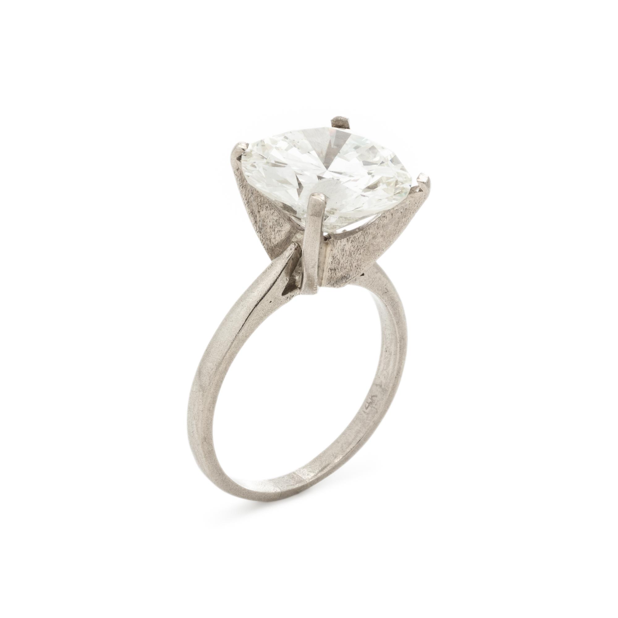 DIAMOND RING