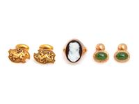 COLLECTION OF ANTIQUE, GOLD ACCESSORIES