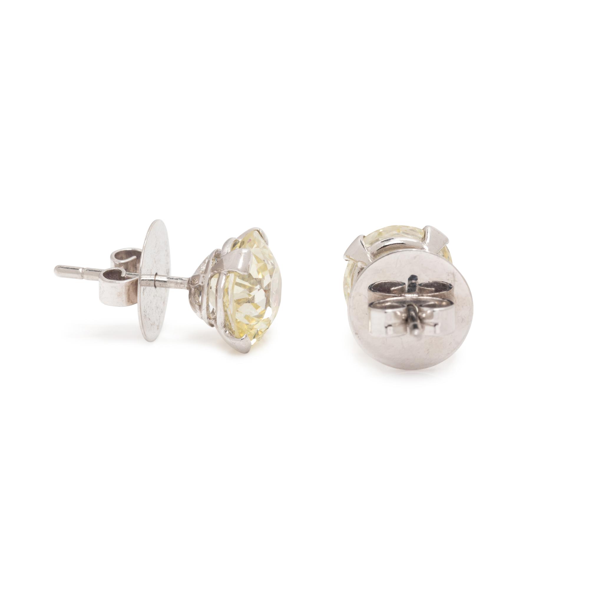DIAMOND STUD EARRINGS