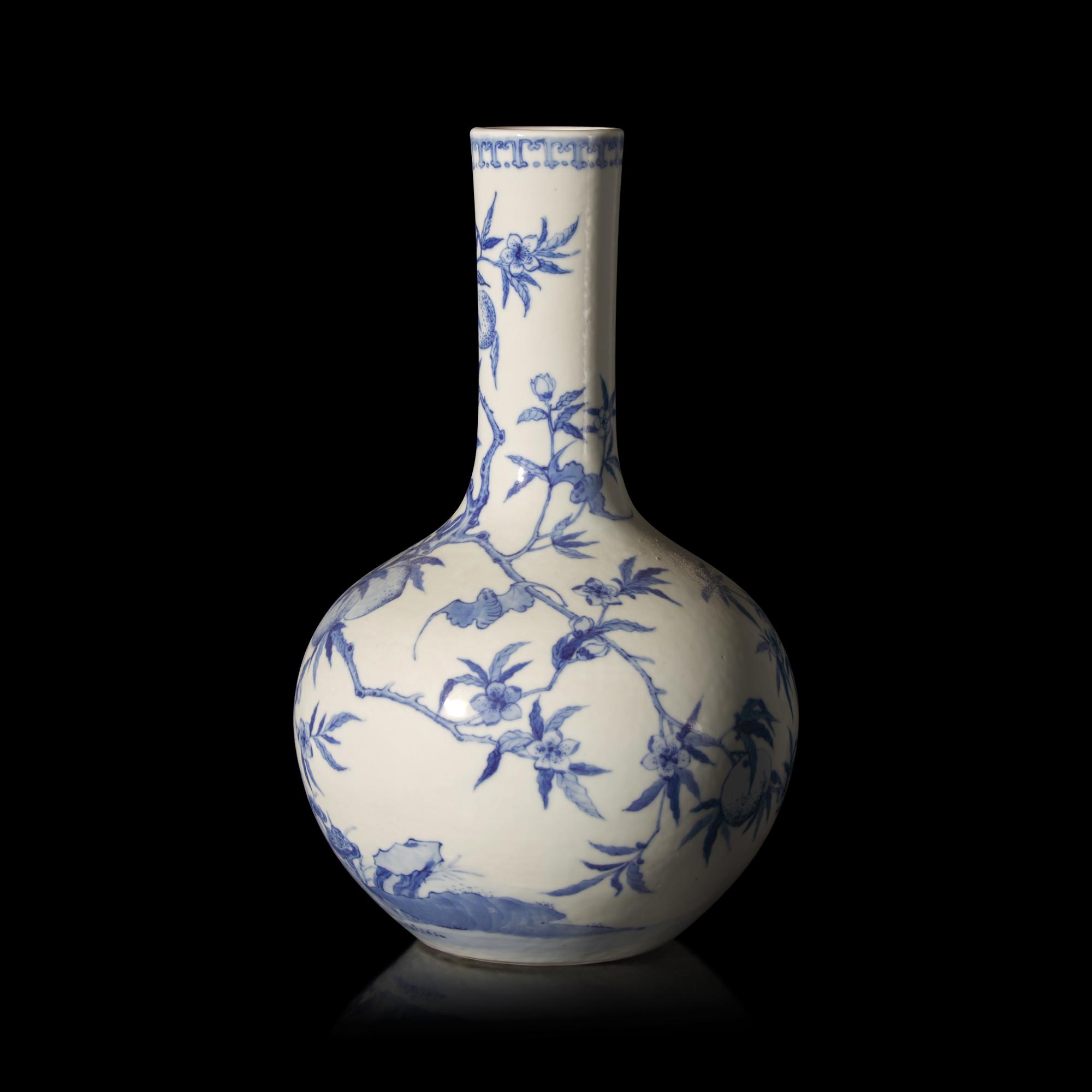 A Chinese Blue and White "Peaches and Bats" Bottle Vase, Tianqiuping , 20th Century 近代 青花福桃紋天球瓶