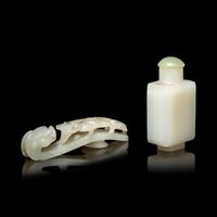 Two Chinese Pale Celadon Jade Scholar's Objects, 18th/19th Century 清中期 青白玉龍鈎及素面鼻烟壺