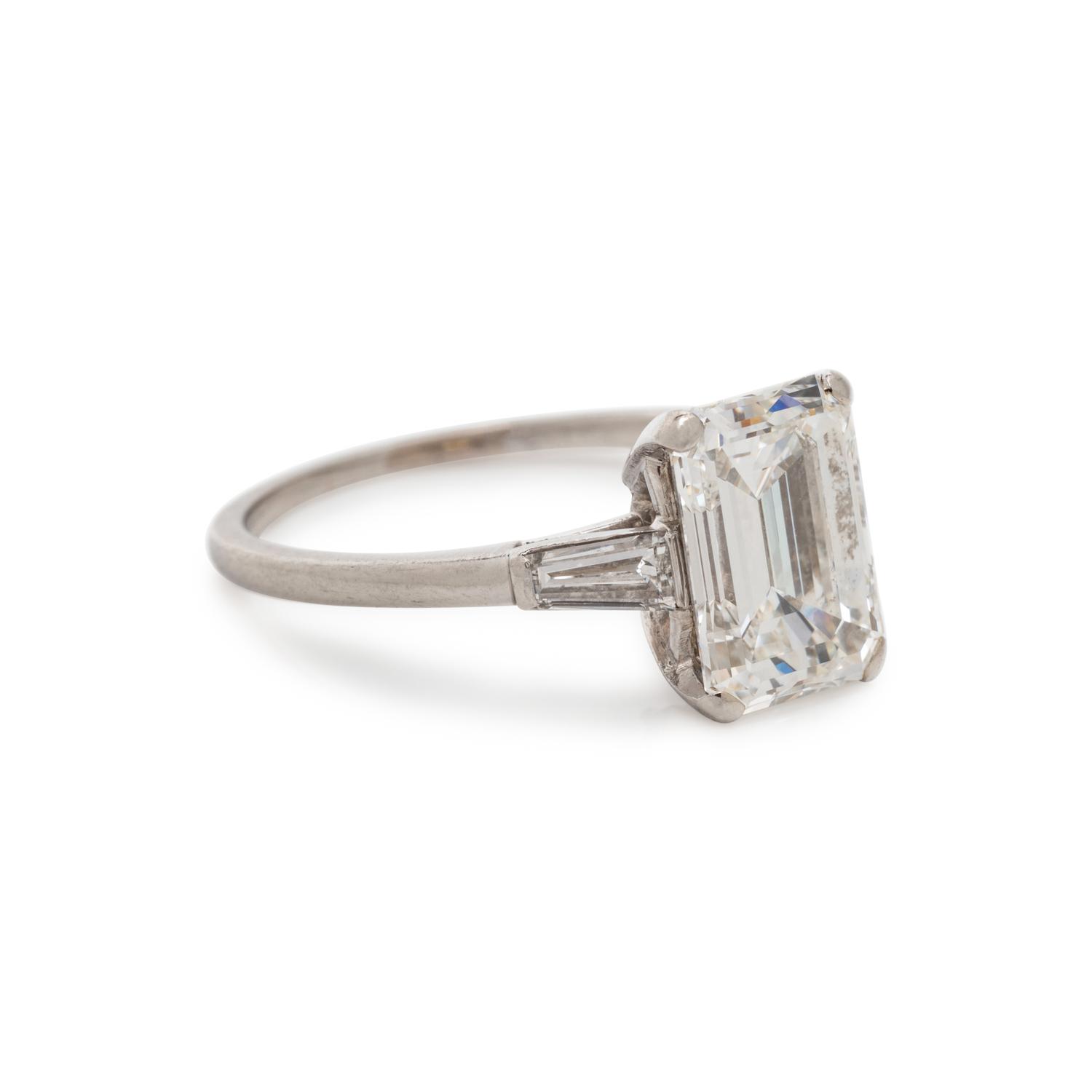 DIAMOND RING