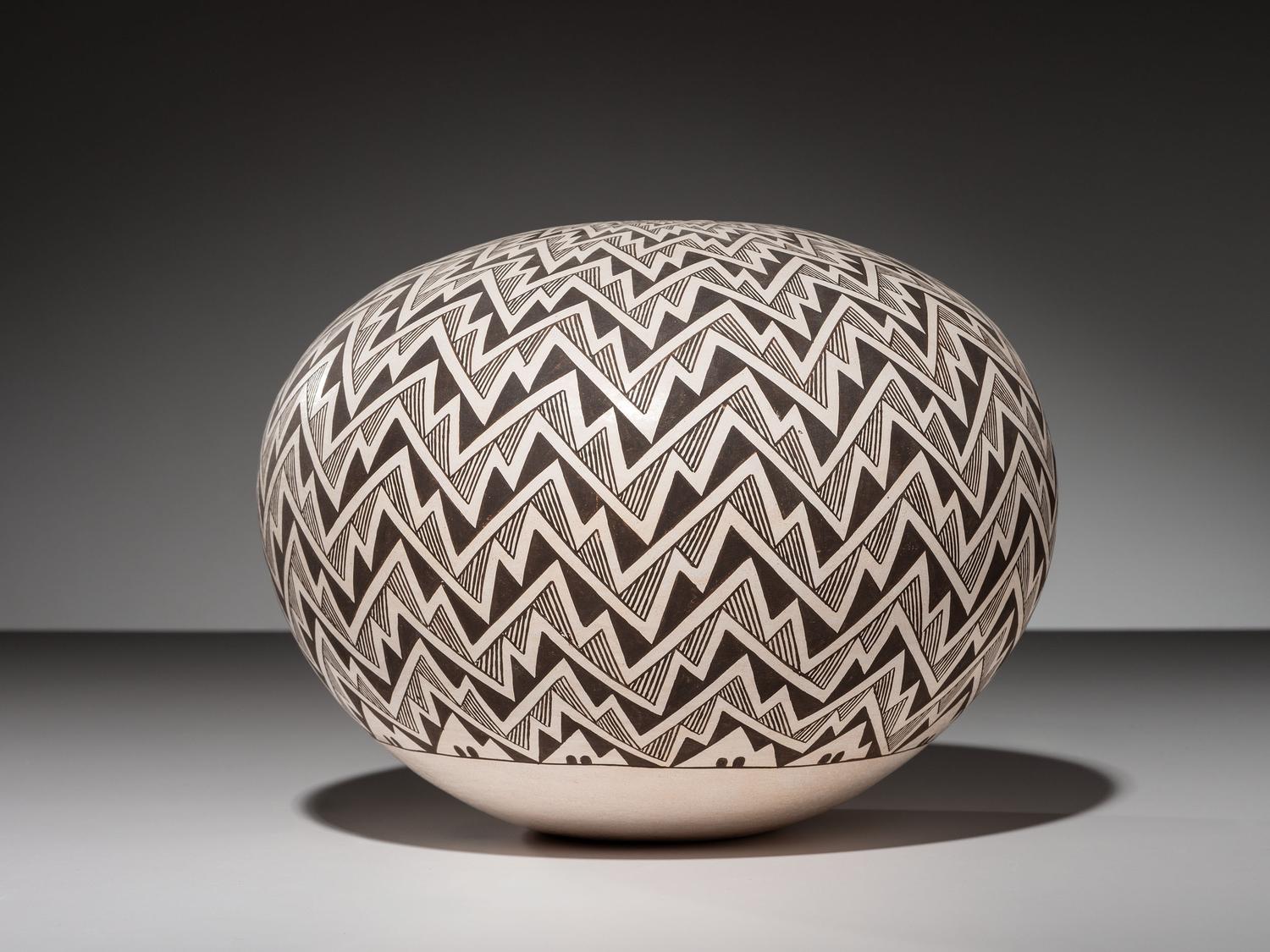 Fine Line Pottery Jar, Anasazi Revival