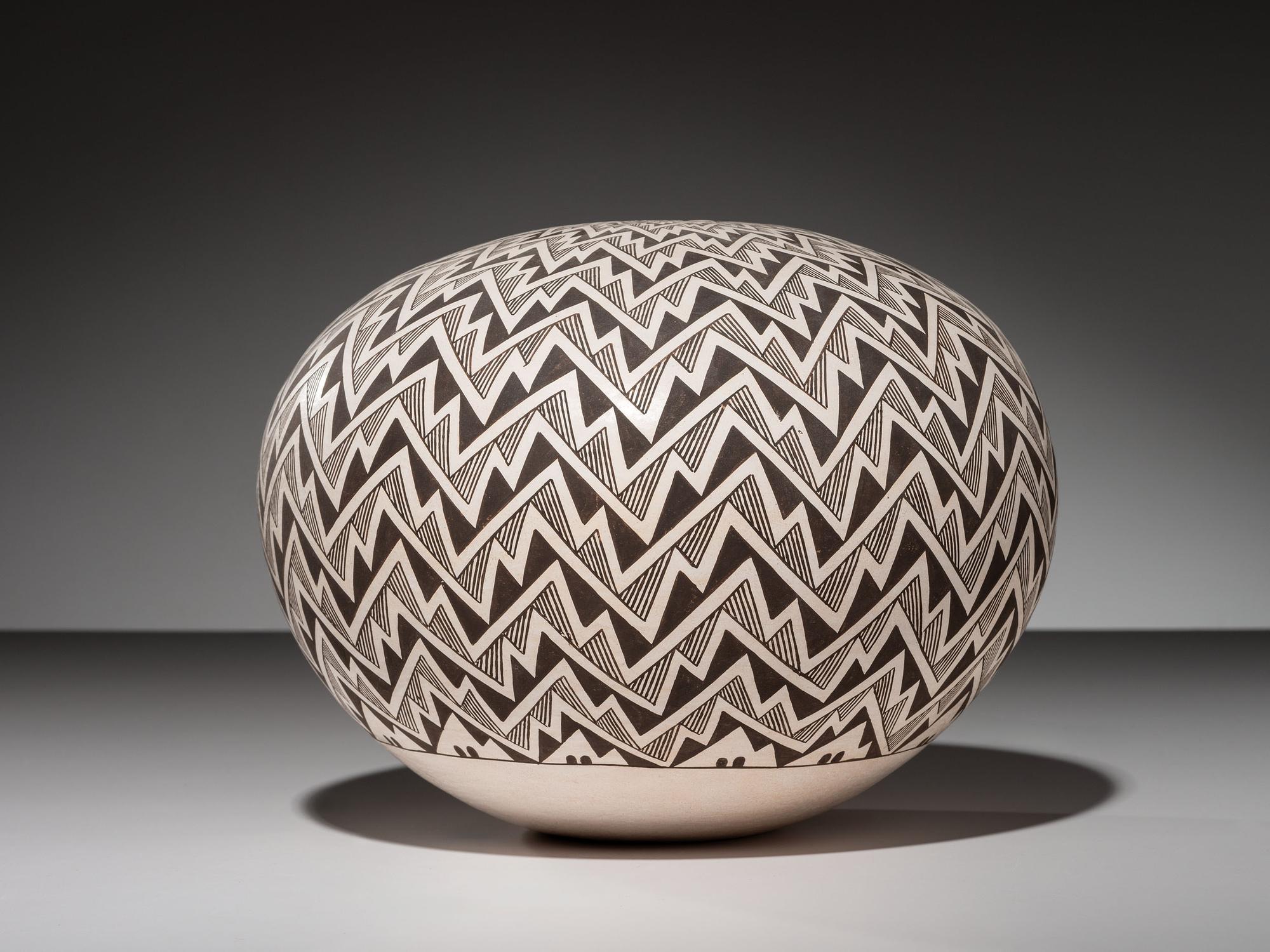 Fine Line Pottery Jar, Anasazi Revival