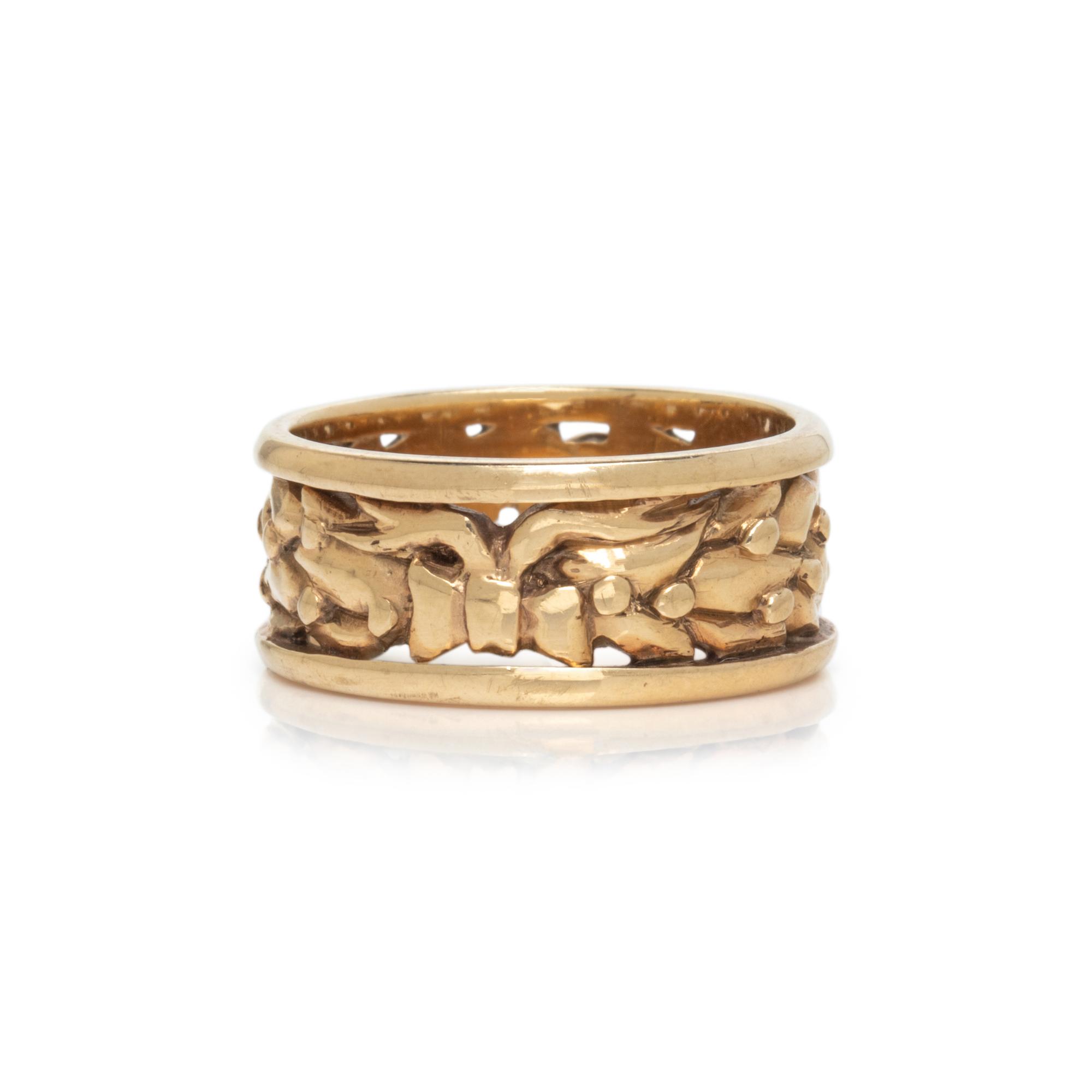 YELLOW GOLD AND DIAMOND BAND RING