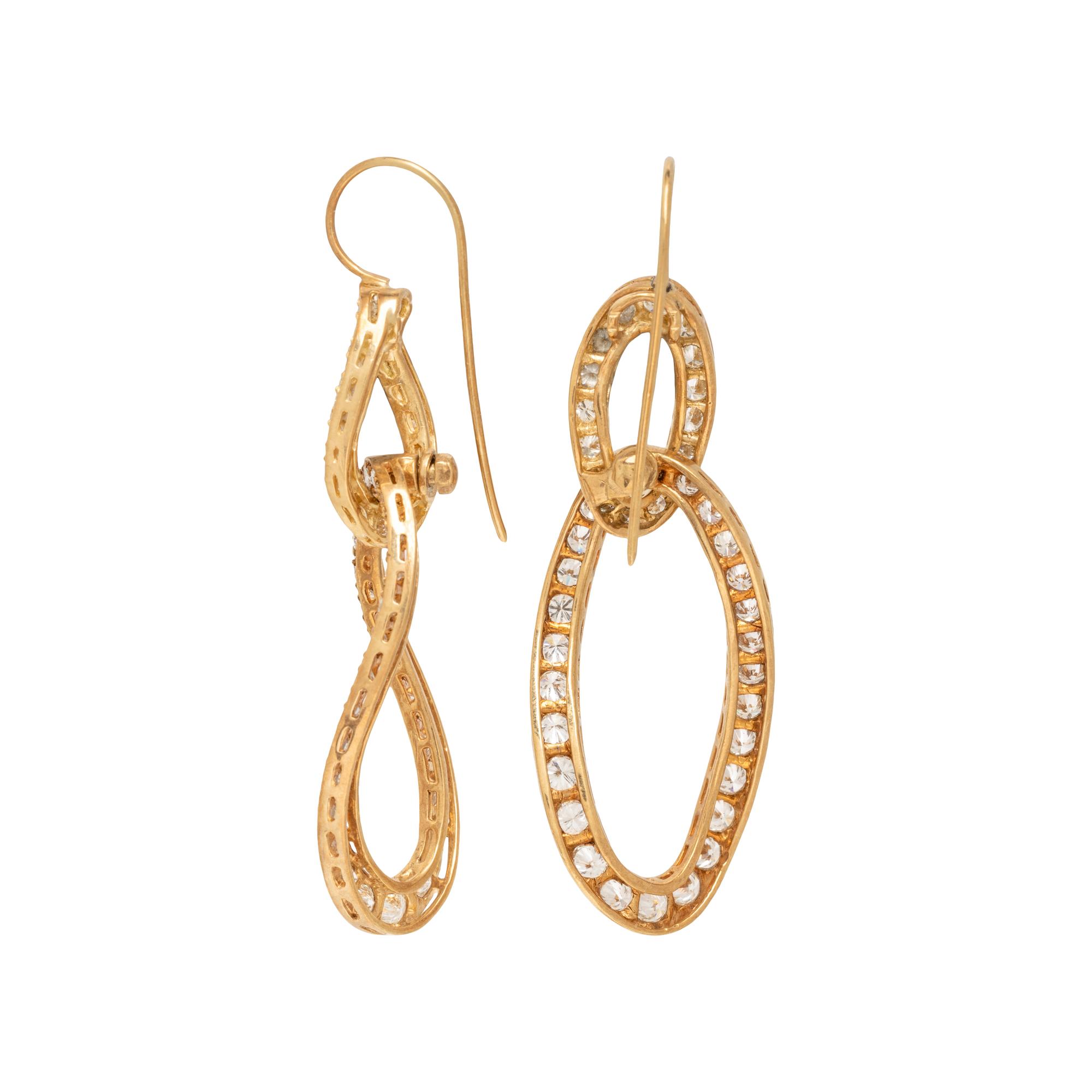 YELLOW GOLD AND DIAMOND PENDANT EARRINGS