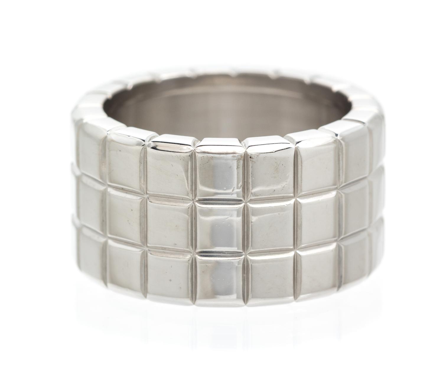 An 18 Karat White Gold Ice Cube Ring Chopard, 9.90 dwts.