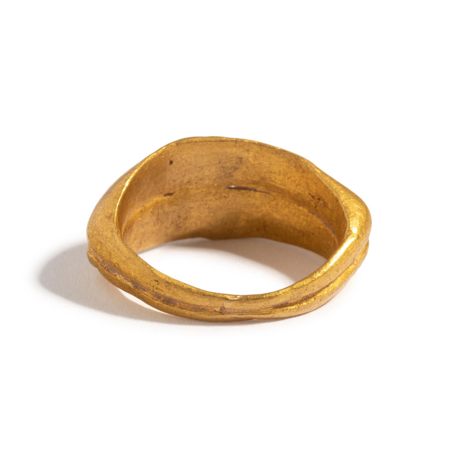 A Roman Gold Double Finger Ring