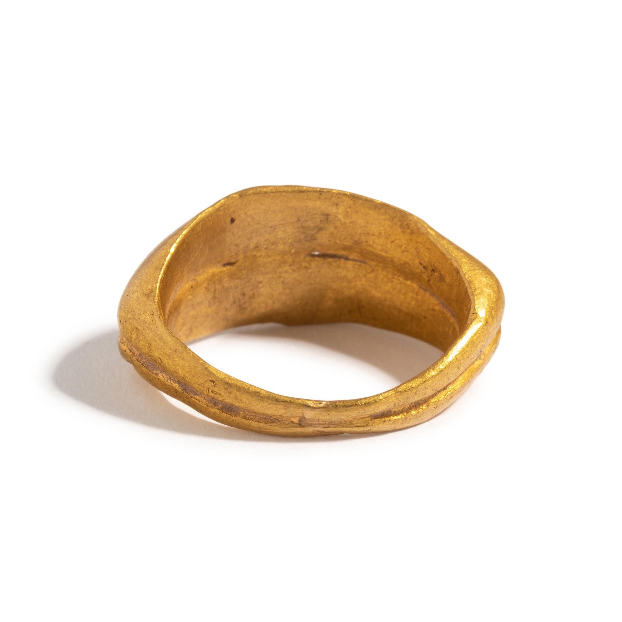 A Roman Gold Double Finger Ring