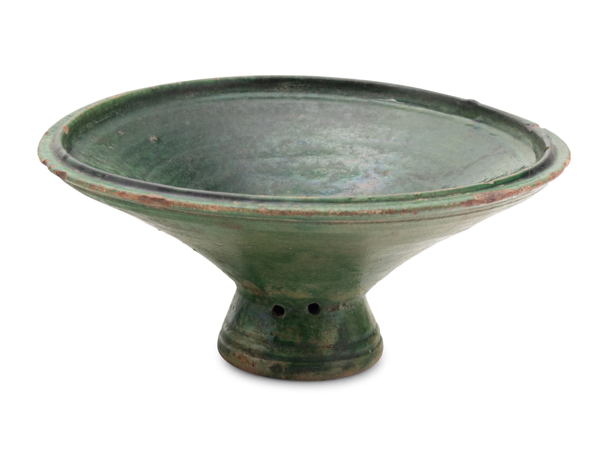 A Chinese Green-Glazed Pottery Bowl