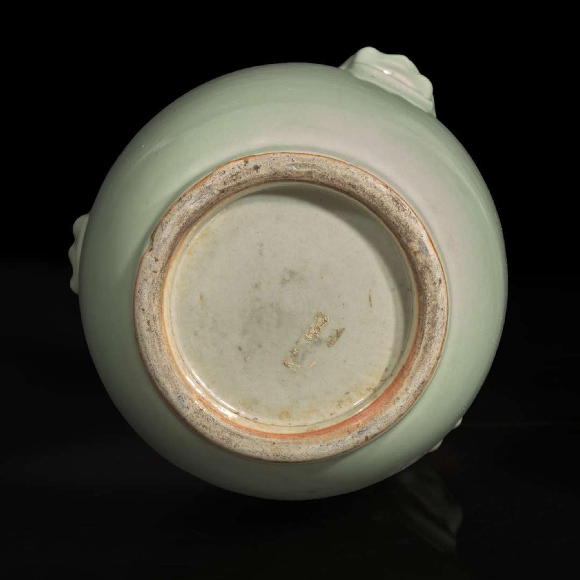 An unusual Chinese Longquan celadon-glazed triple-necked vase 龙泉青釉三口瓶 Qing dynasty ?
