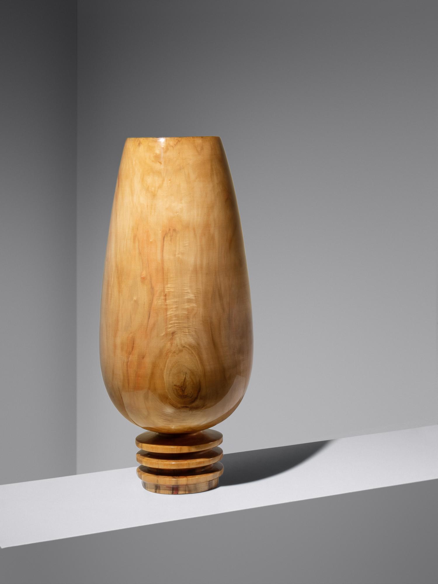 Tall Chalace Vessel