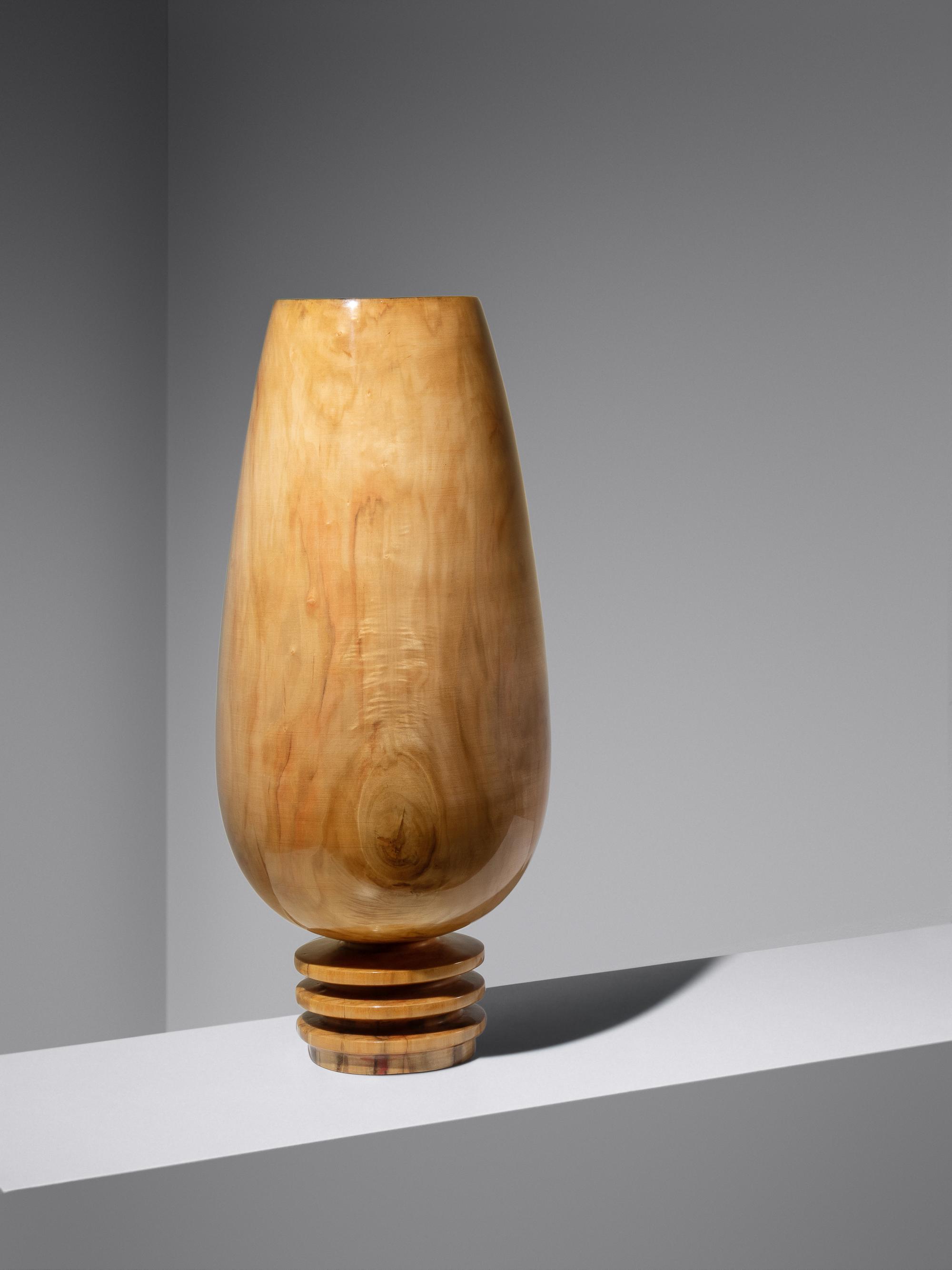 Tall Chalace Vessel