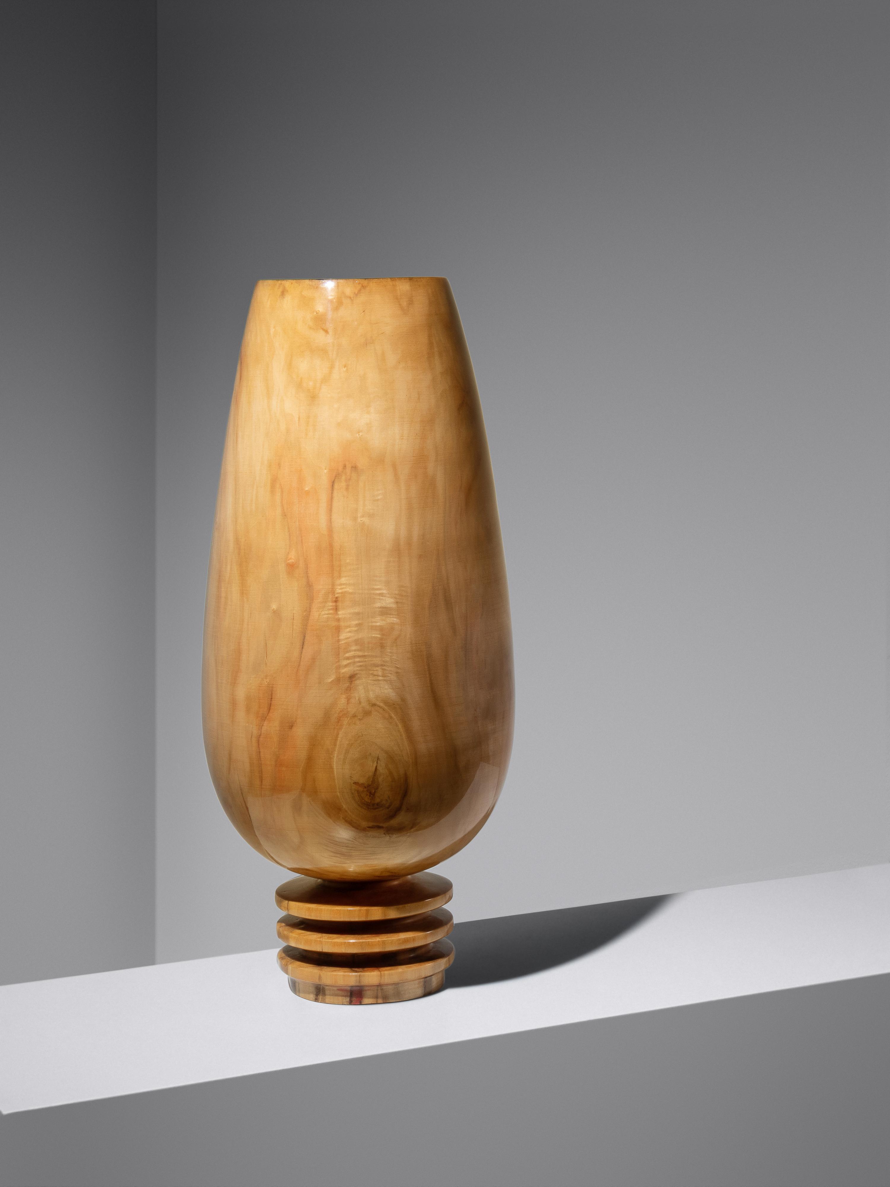 Tall Chalace Vessel