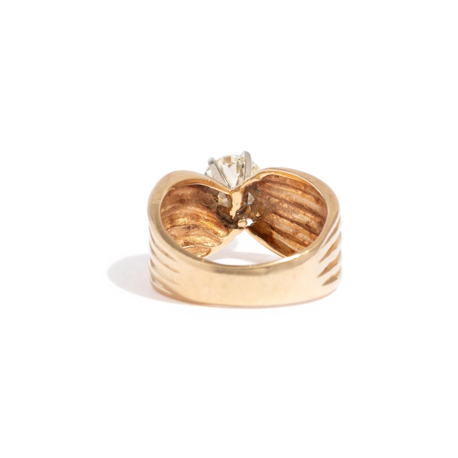 DIAMOND RING