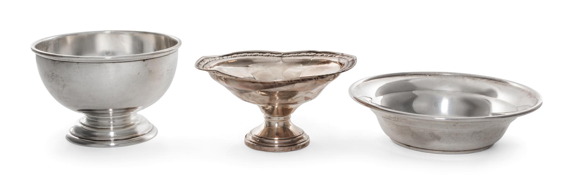 A Group of American Silver Bowls, 20th Century, comprising a circular sugar bowl, The Thomas Co., Attleboro, MA, a shallow circular bow