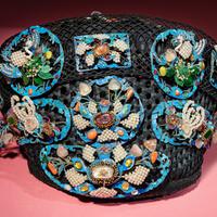 A Chinese Pearl, Jadeite, and Hardstone Ornamented Court Headdress, Dianzi, with Headband, Box, and Four Hairpins, 19th Century 清晚期 珠翠鈿子及遮眉勒一套